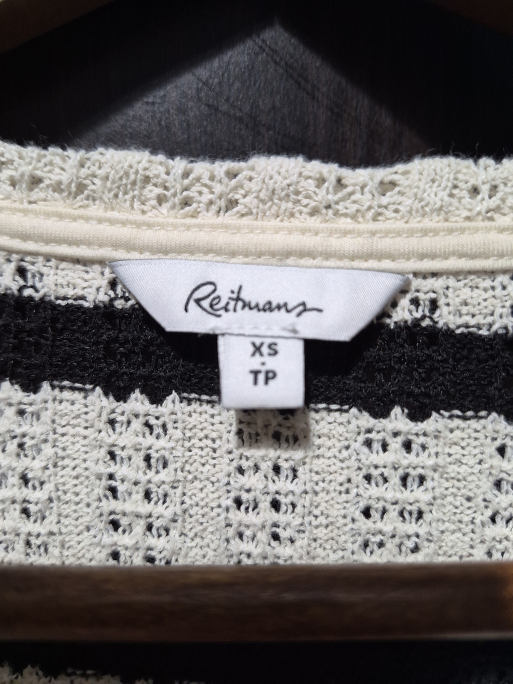 Reitmans White and Black Open-Knit Crochet Sweater Size Xs - Picture 5 of 7